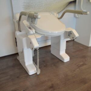 Diagonale toiletlift met geïntegreerde douchewc Diagonale toiletlift met geïntegreerde douchewc